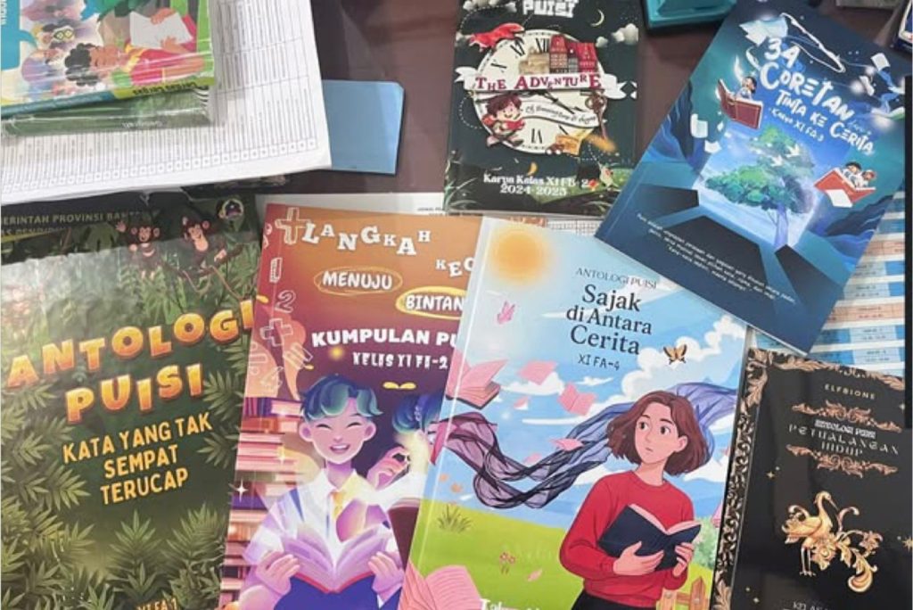Contoh Buku Antologi Puisi yang ditulis berdasarkan novel yang dibaca selama kegiatan GEULIS